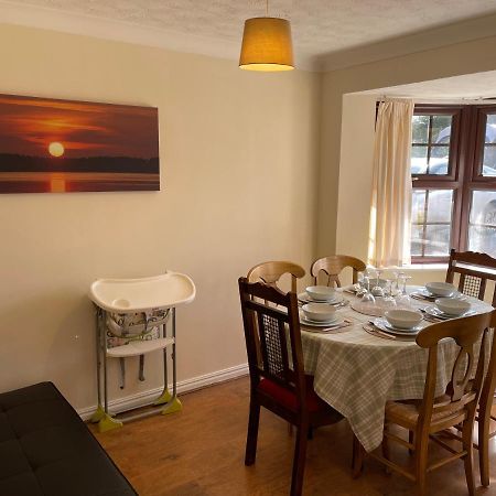 Large, Quiet, Sleeps 16, 4 Bathrooms, Parking, لايستر المظهر الخارجي الصورة