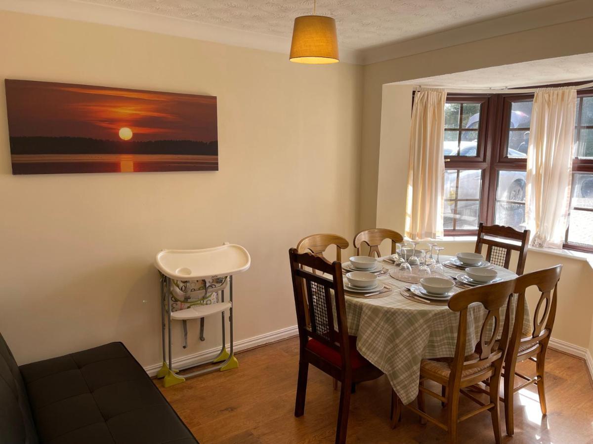 Large, Quiet, Sleeps 16, 4 Bathrooms, Parking, لايستر المظهر الخارجي الصورة