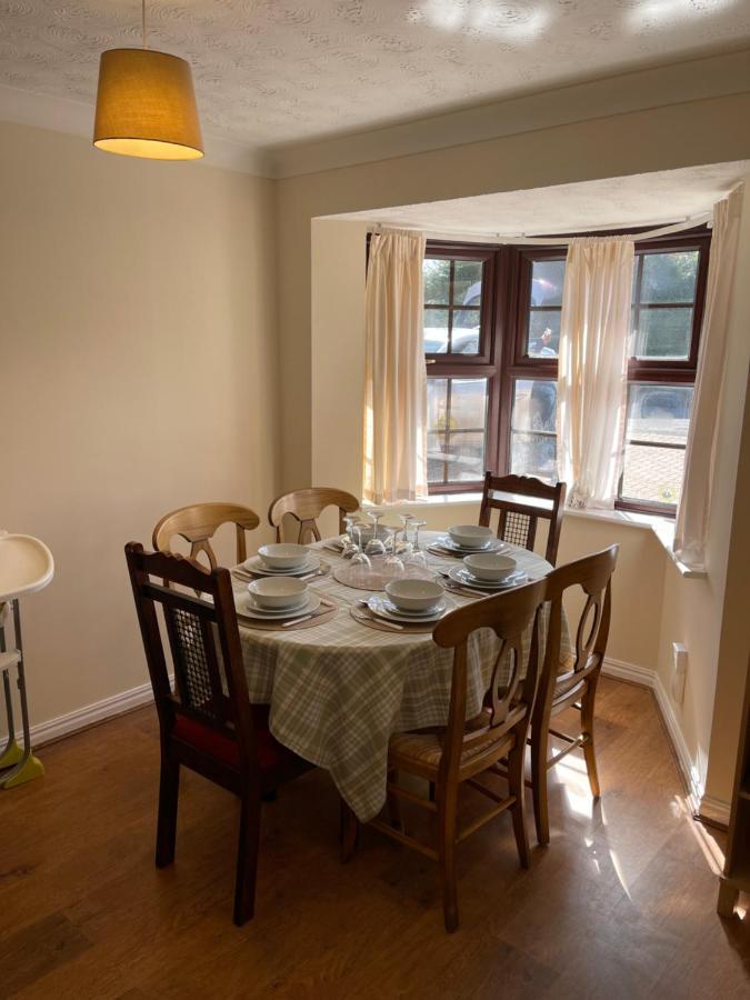 Large, Quiet, Sleeps 16, 4 Bathrooms, Parking, لايستر المظهر الخارجي الصورة