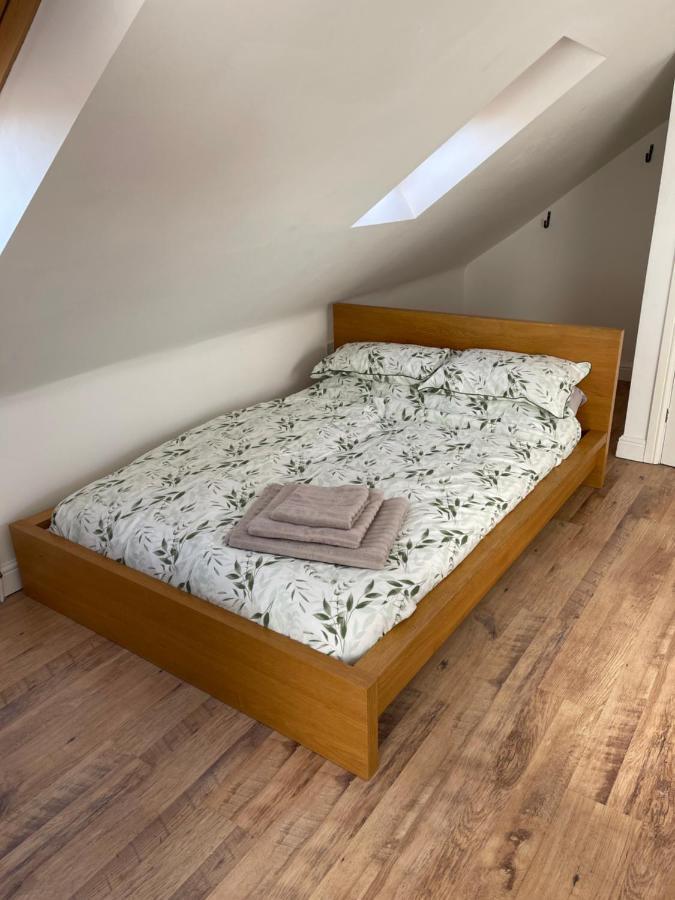 Large, Quiet, Sleeps 16, 4 Bathrooms, Parking, لايستر المظهر الخارجي الصورة